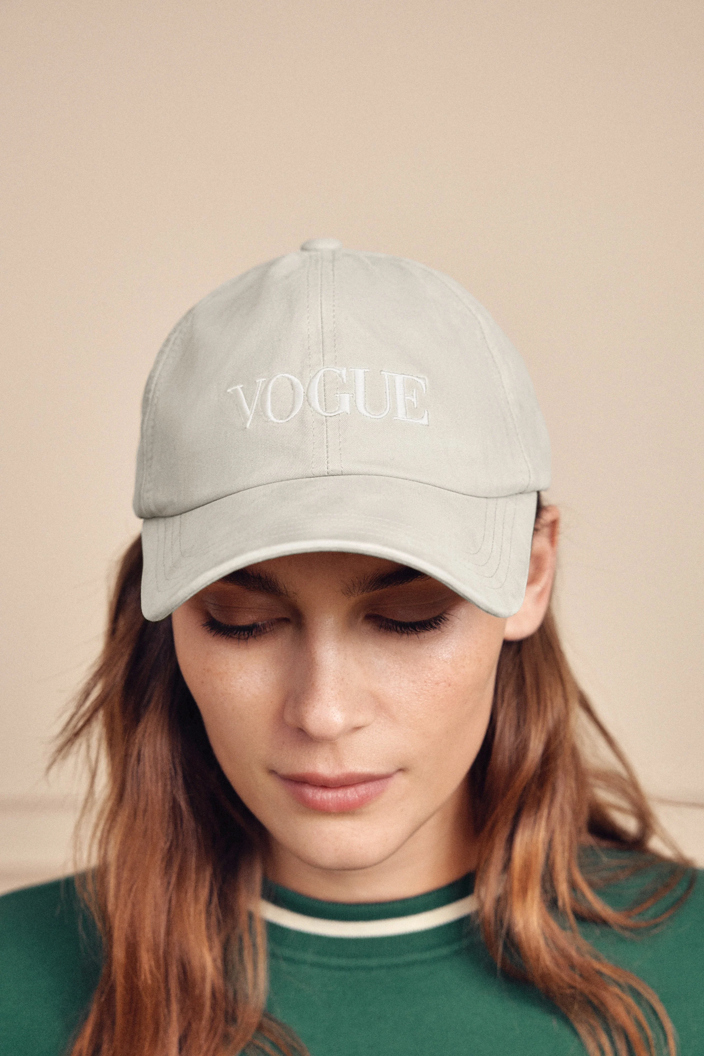 VOGUE Cap Chateau Gray Embroidered Logo - Image 4