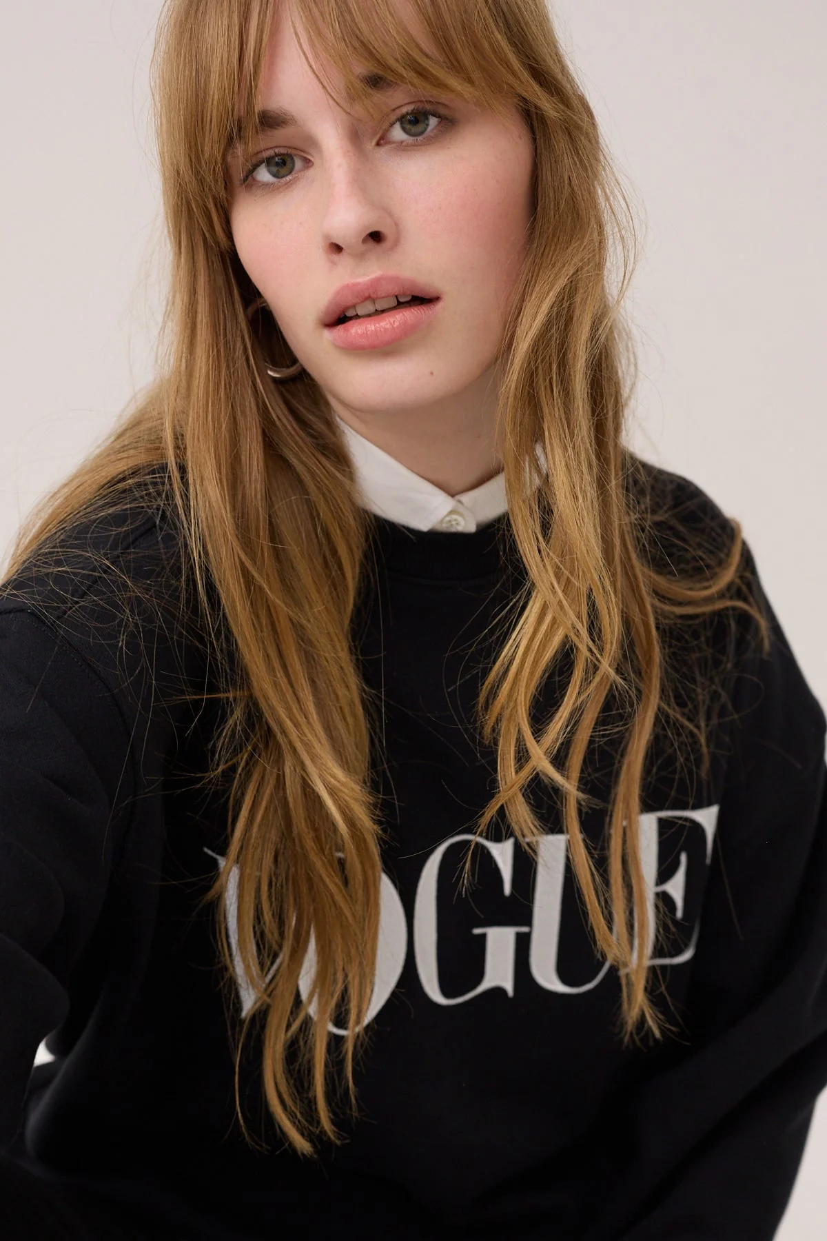 VOGUE Sweatshirt Black Embroidered Cream Logo - Image 4