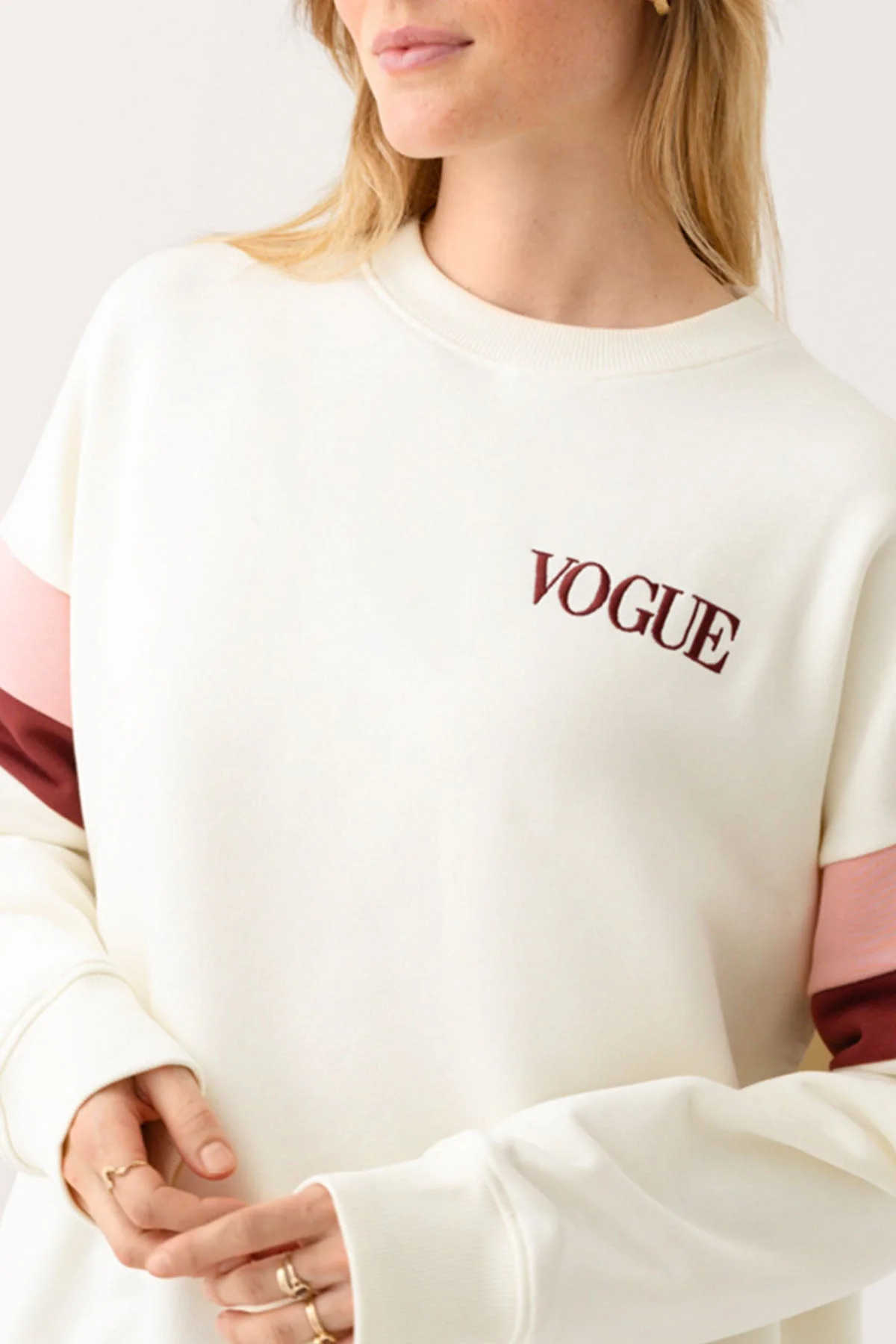VOGUE Sweatshirt Cream Contrasting Details - Image 4