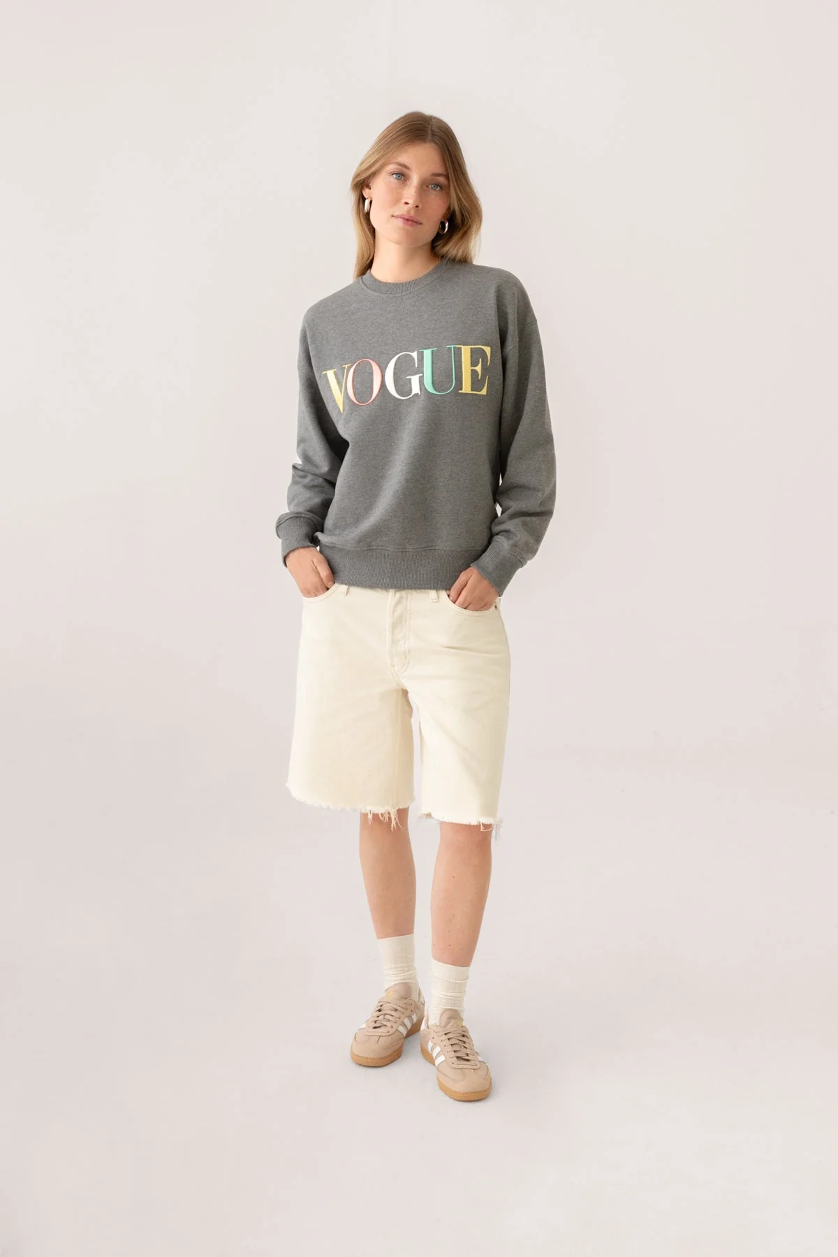 VOGUE Sweatshirt Gray Embroidered Colorful Logo - Image 4