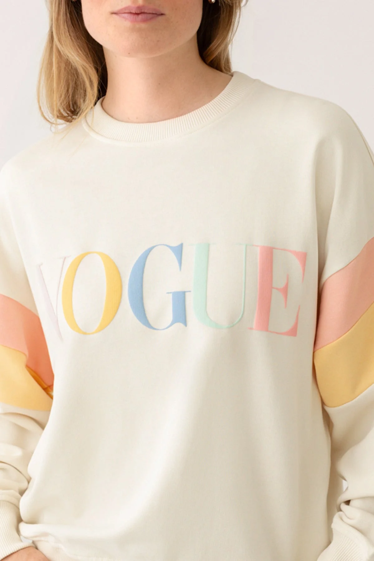 VOGUE Sweatshirt Ivory Embroidered Colorful Logo - Image 4