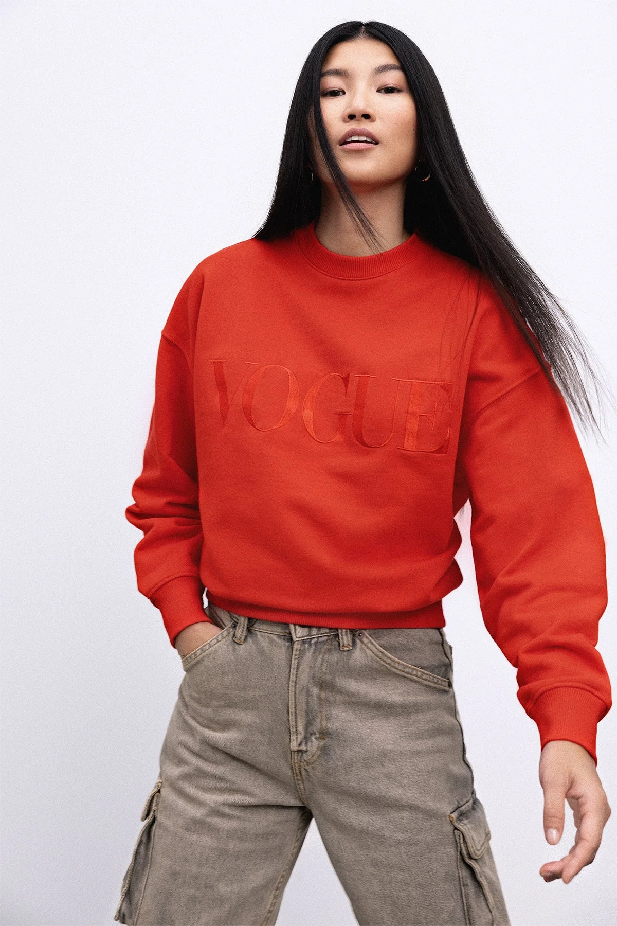 VOGUE Sweatshirt Red Embroidered Logo - Image 6