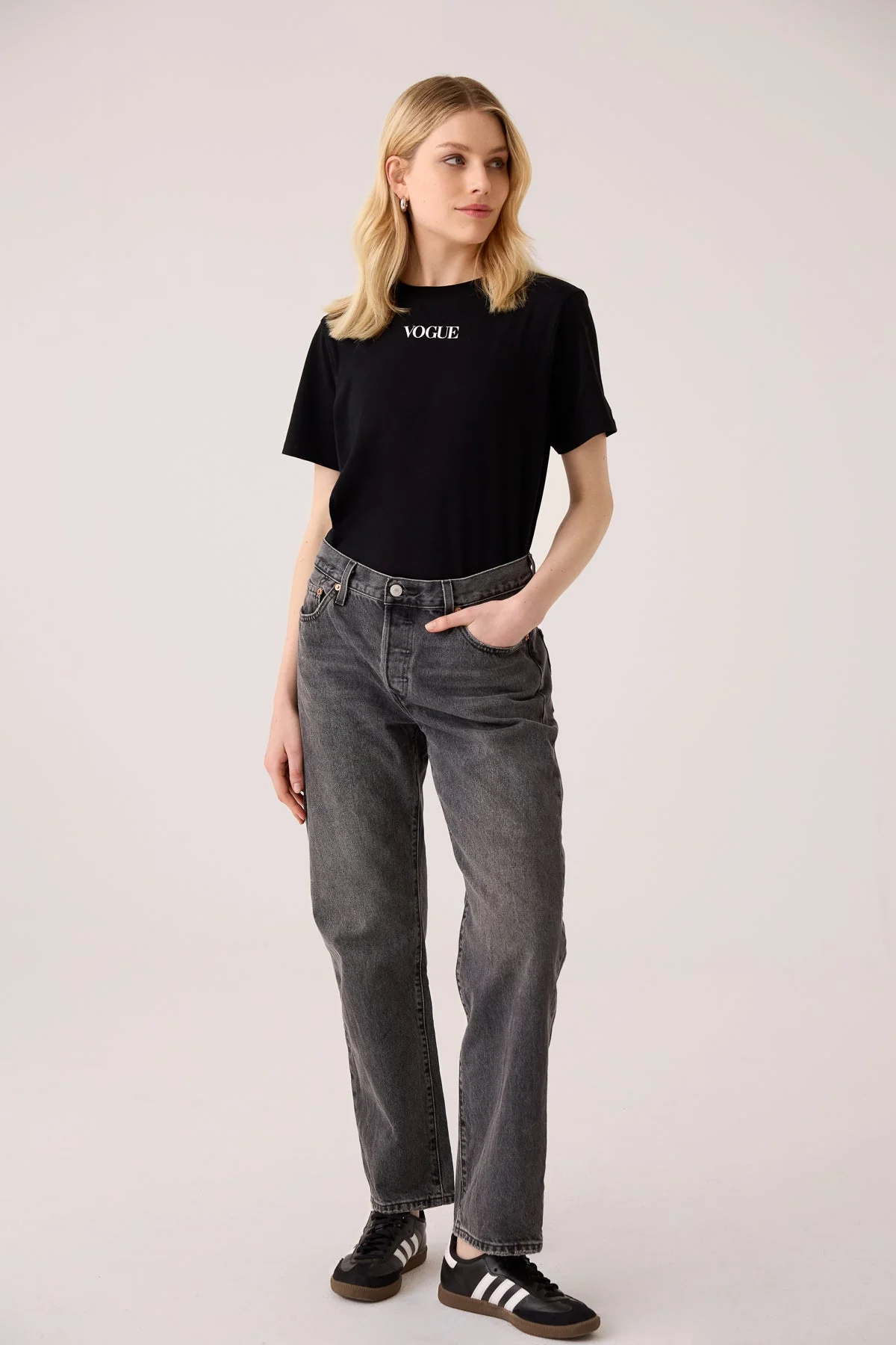 VOGUE T-Shirt Black Small Logo - Image 5