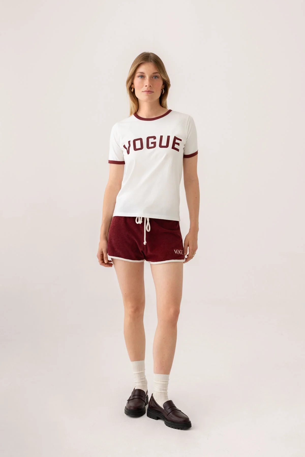 VOGUE T-Shirt White College Bordeaux Logo - Image 5
