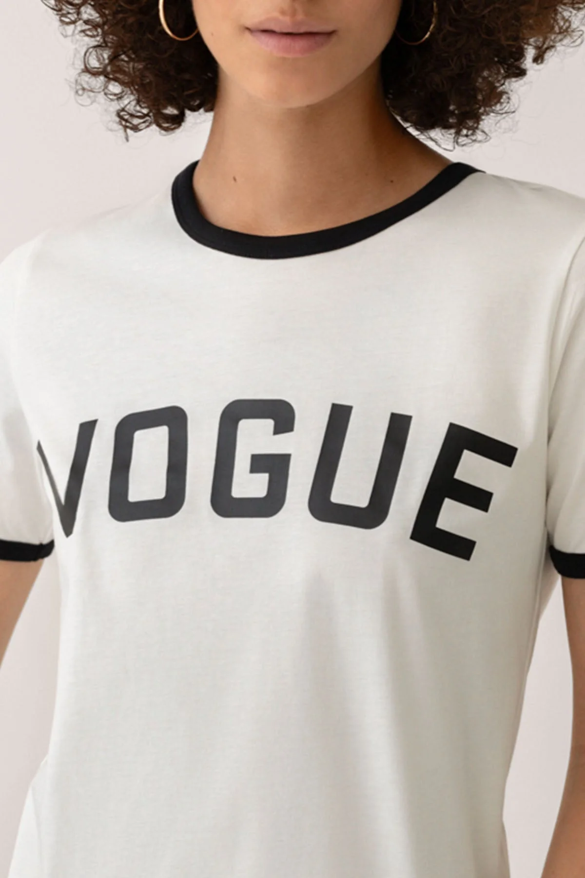 VOGUE T-Shirt White College Logo Black - Image 4