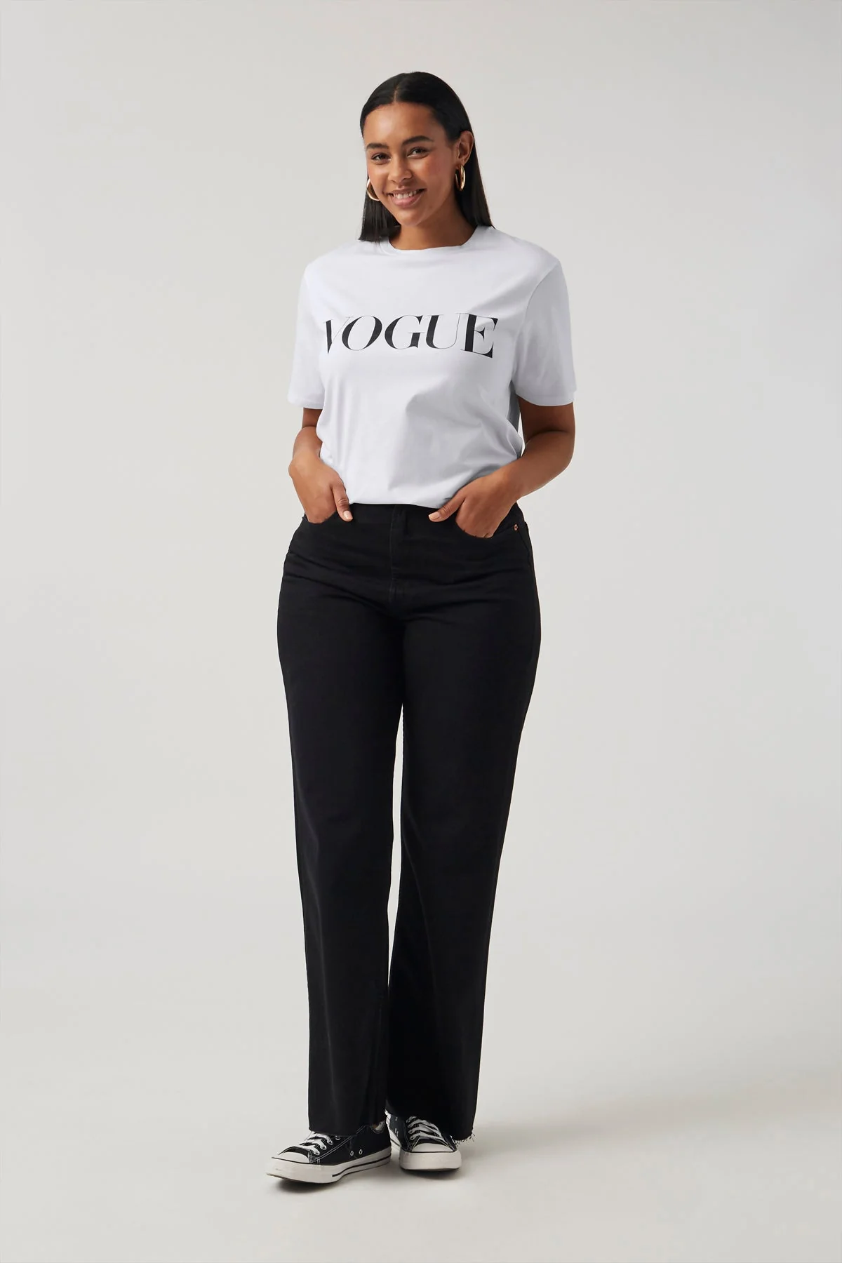 VOGUE T-Shirt White Logo Black - Image 5