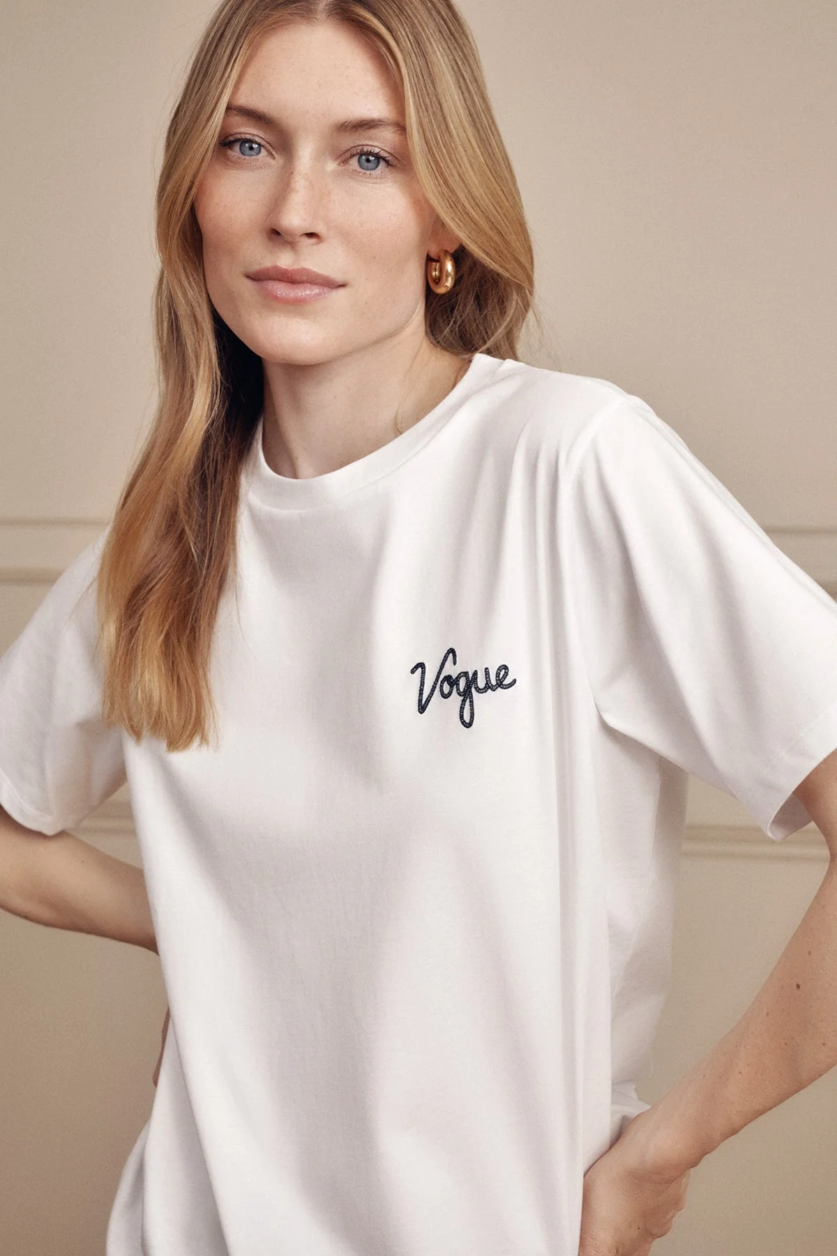 VOGUE T-Shirt White Small Embroidered Logo - Image 4