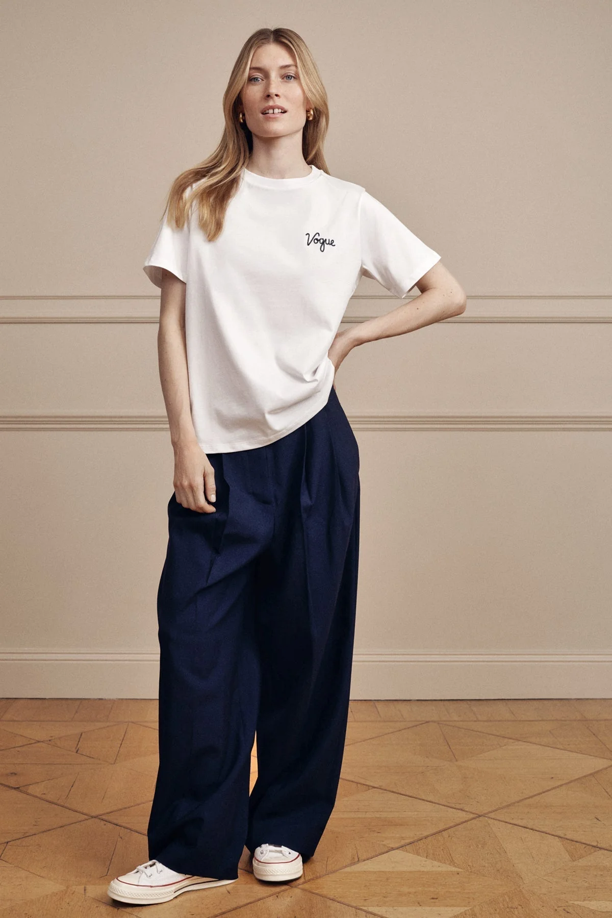VOGUE T-Shirt White Small Embroidered Logo - Image 6